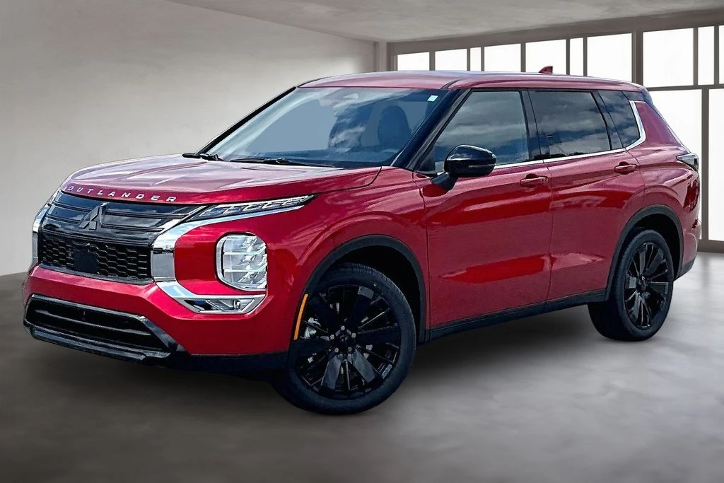 2026 Mitsubishi Outlander LE FWD's photo