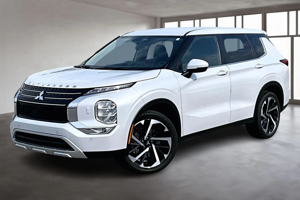 2023 Mitsubishi Outlander SE S-AWC's photo