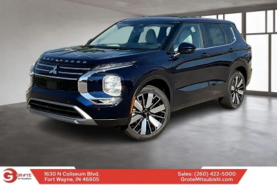 2025 Mitsubishi Outlander SE's photo