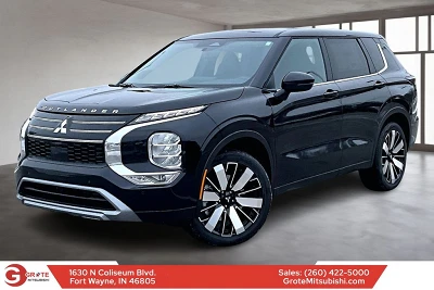 2025 Mitsubishi Outlander SE's photo