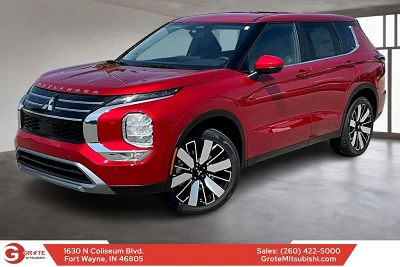 2025 Mitsubishi Outlander SE's photo