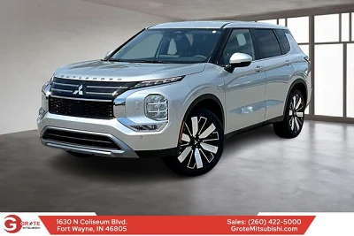 2025 Mitsubishi Outlander SE's photo