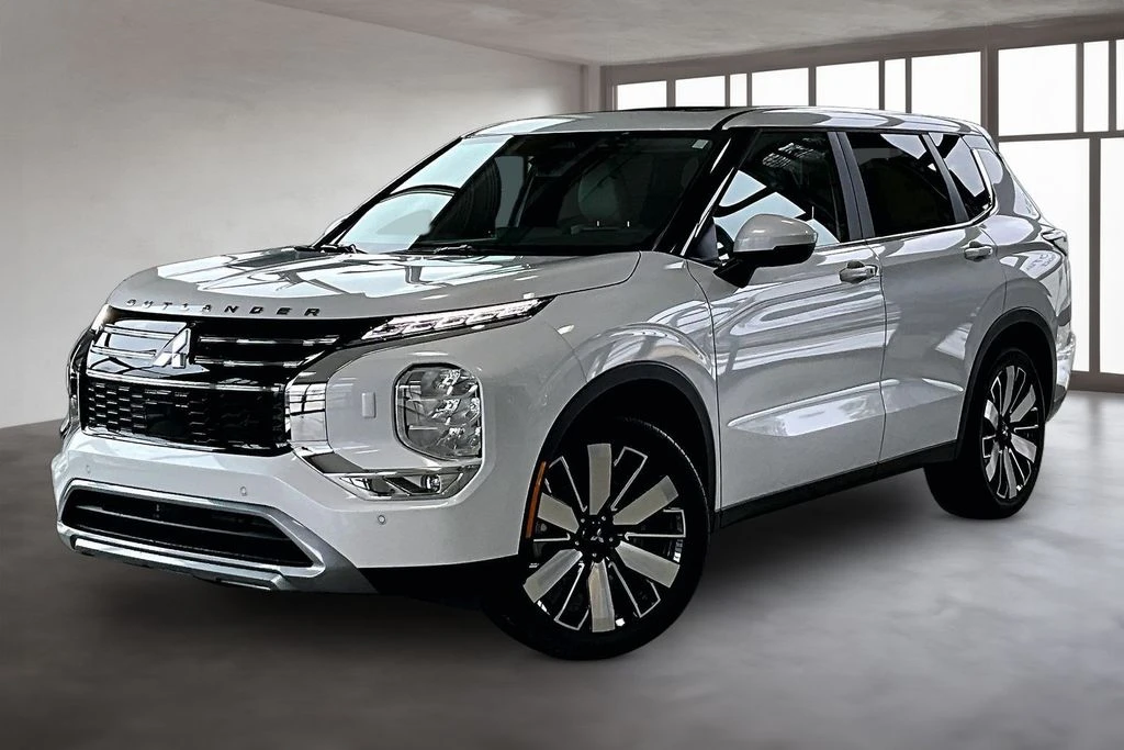 2026 Mitsubishi Outlander SE S-AWC's photo