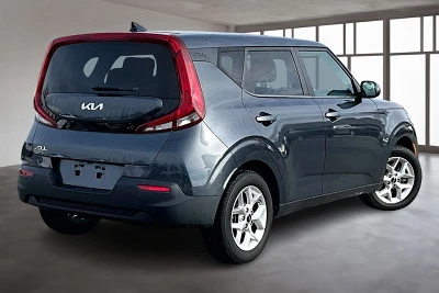 2022 Kia Soul LX's photo