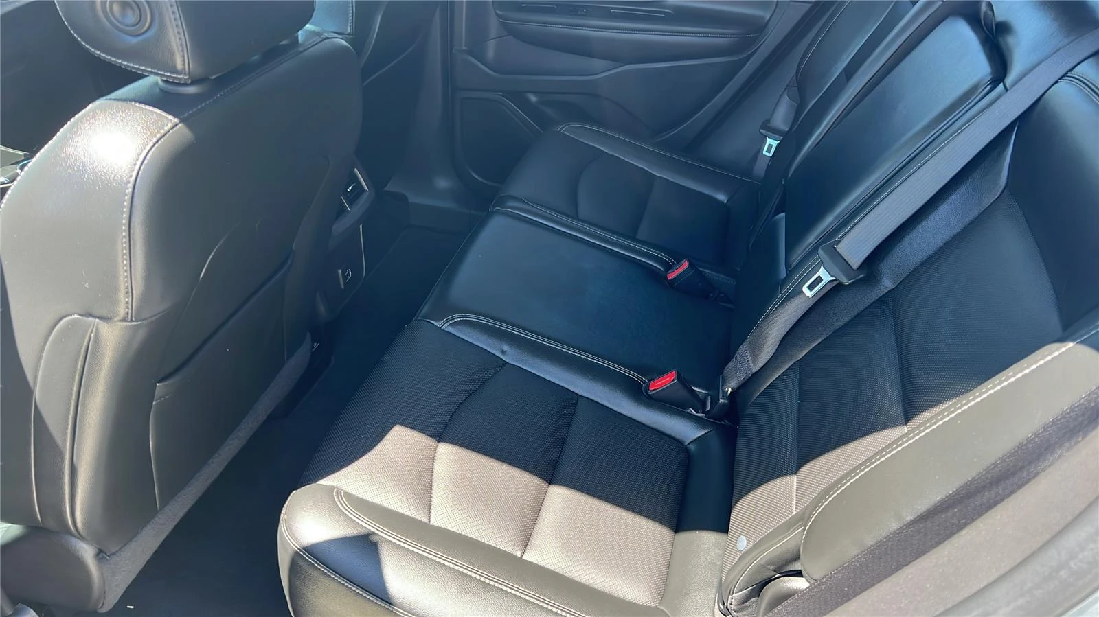 2023 GMC Terrain SLT - Photo 14
