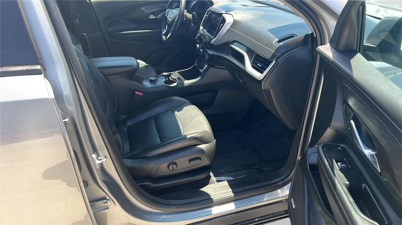2023 GMC Terrain SLT - Photo 12