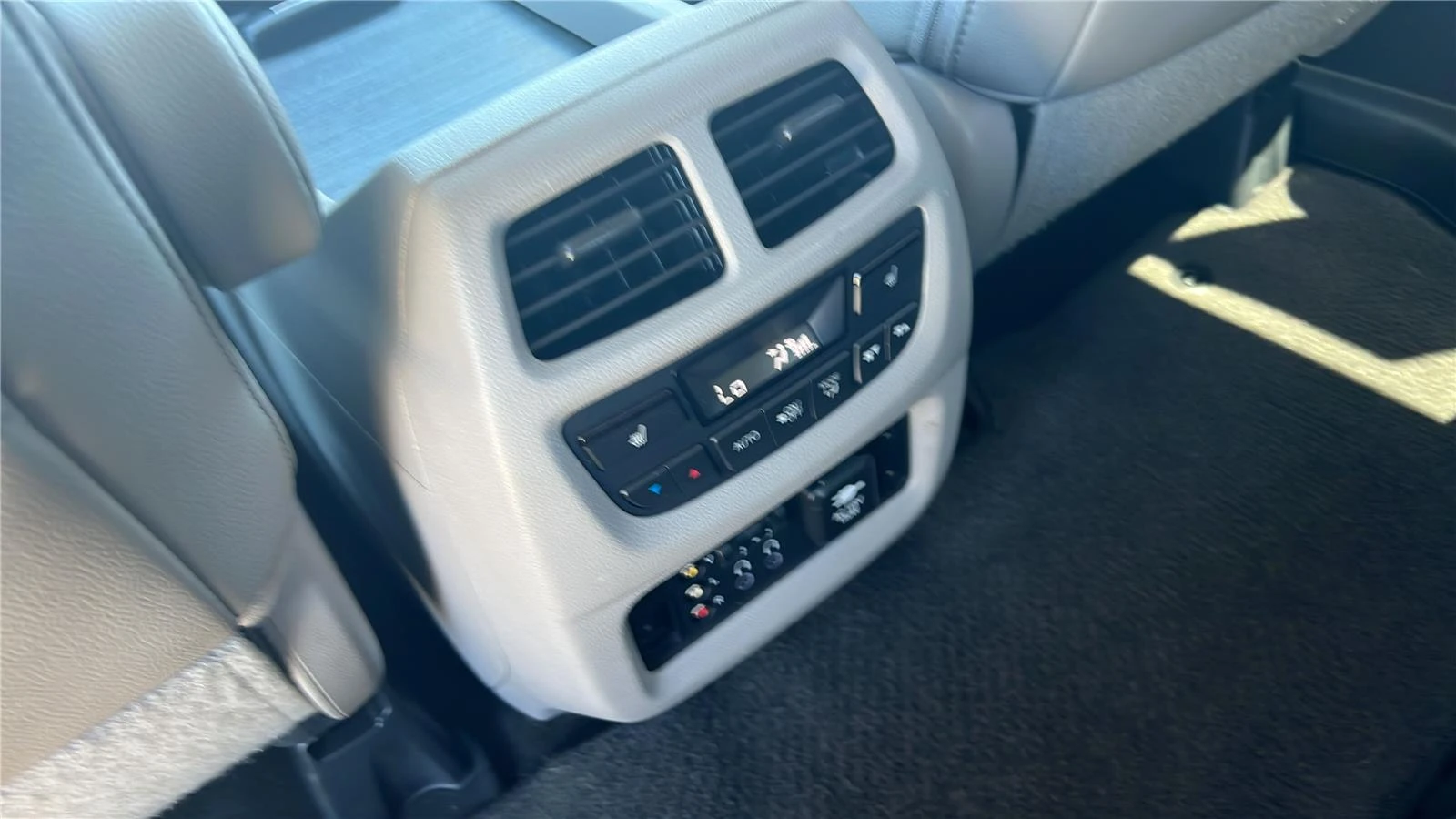 2016 Honda Pilot Elite - Photo 15