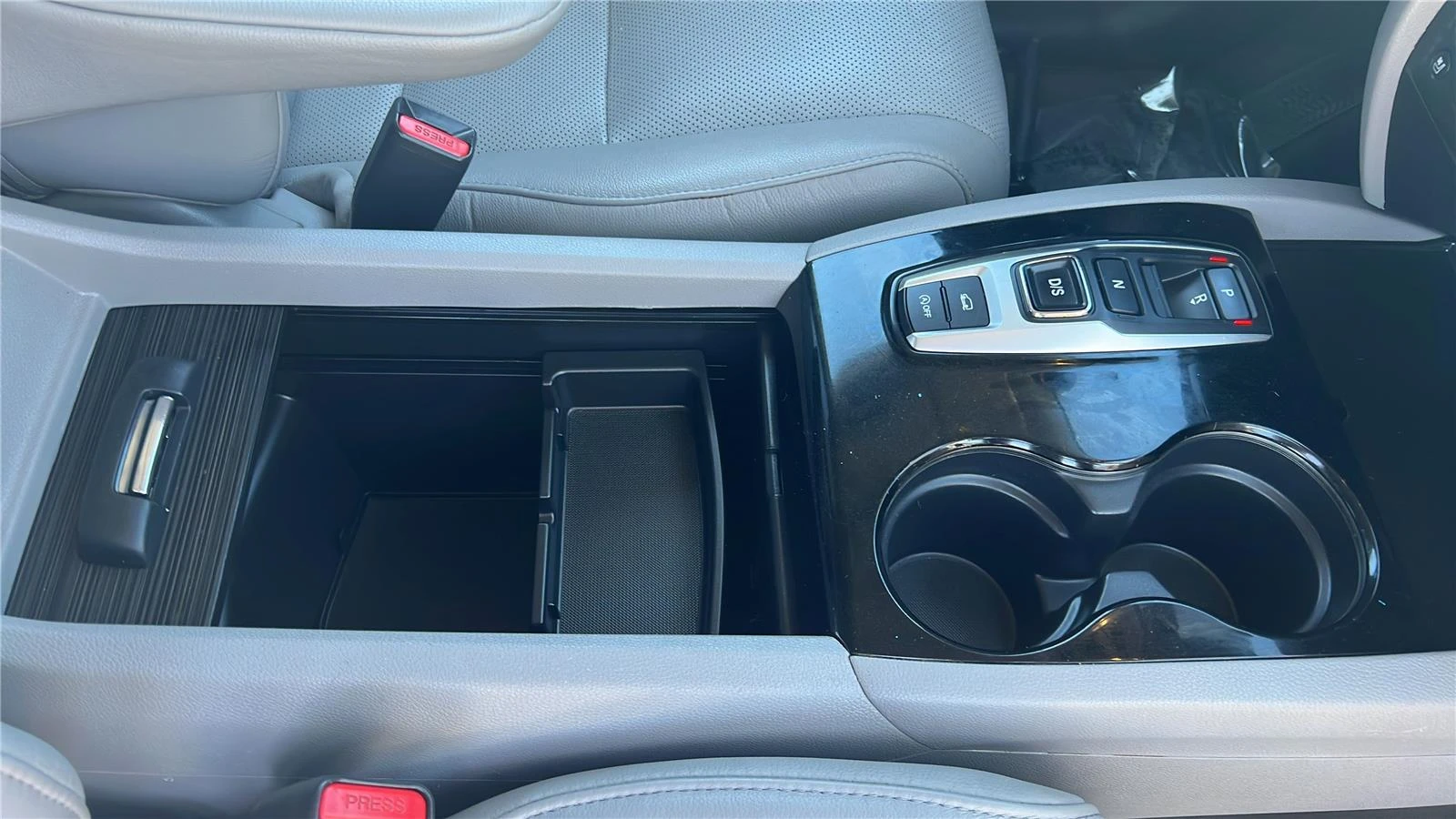 2016 Honda Pilot Elite - Photo 18