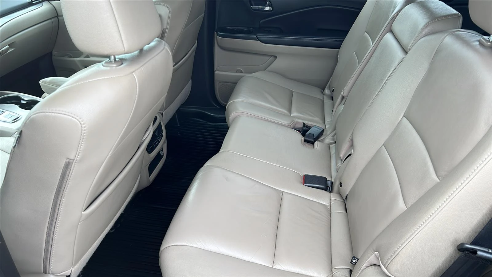 2021 Honda Pilot EX-L - Photo 18