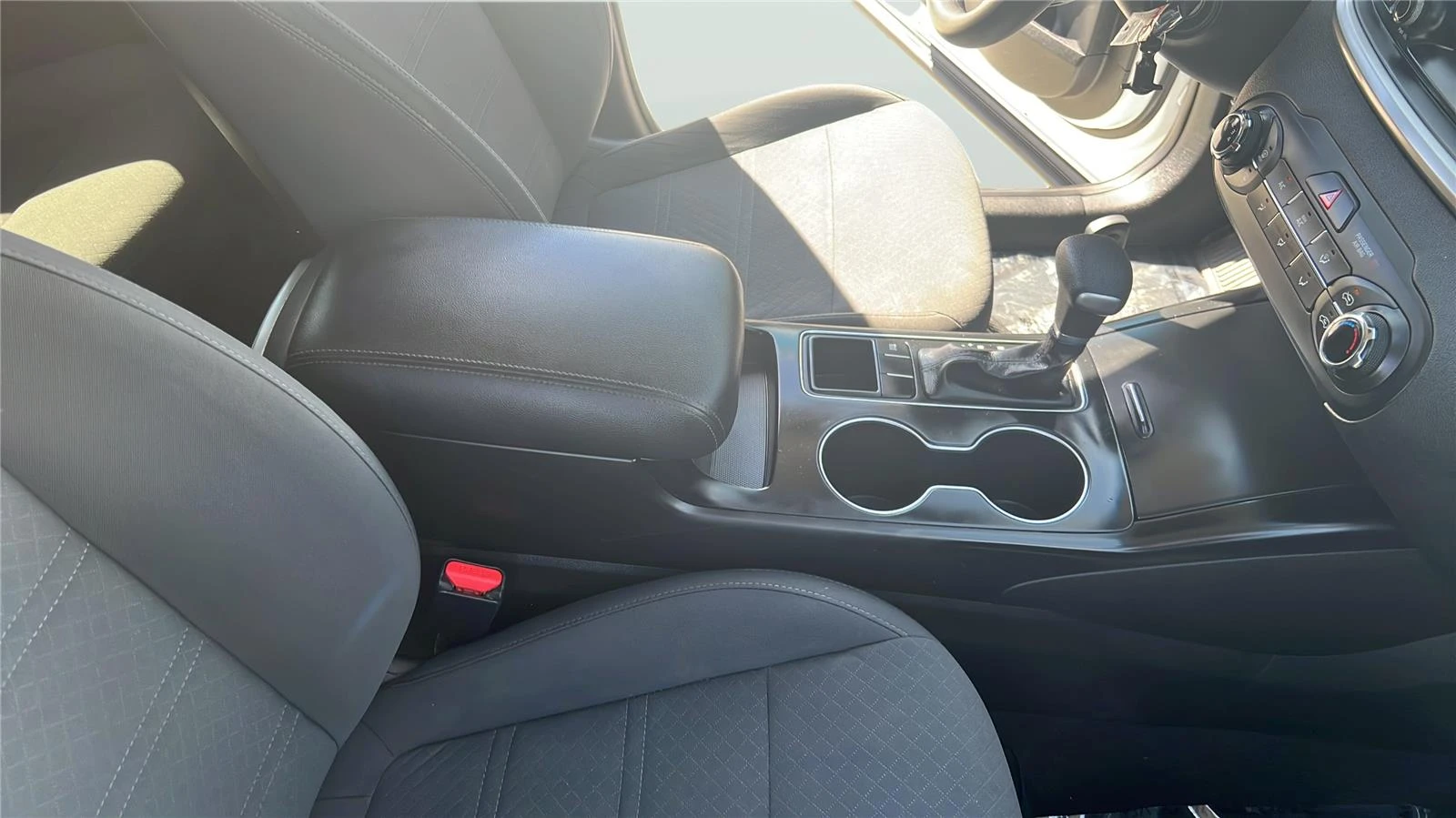 2020 Kia Sorento LX - Photo 20