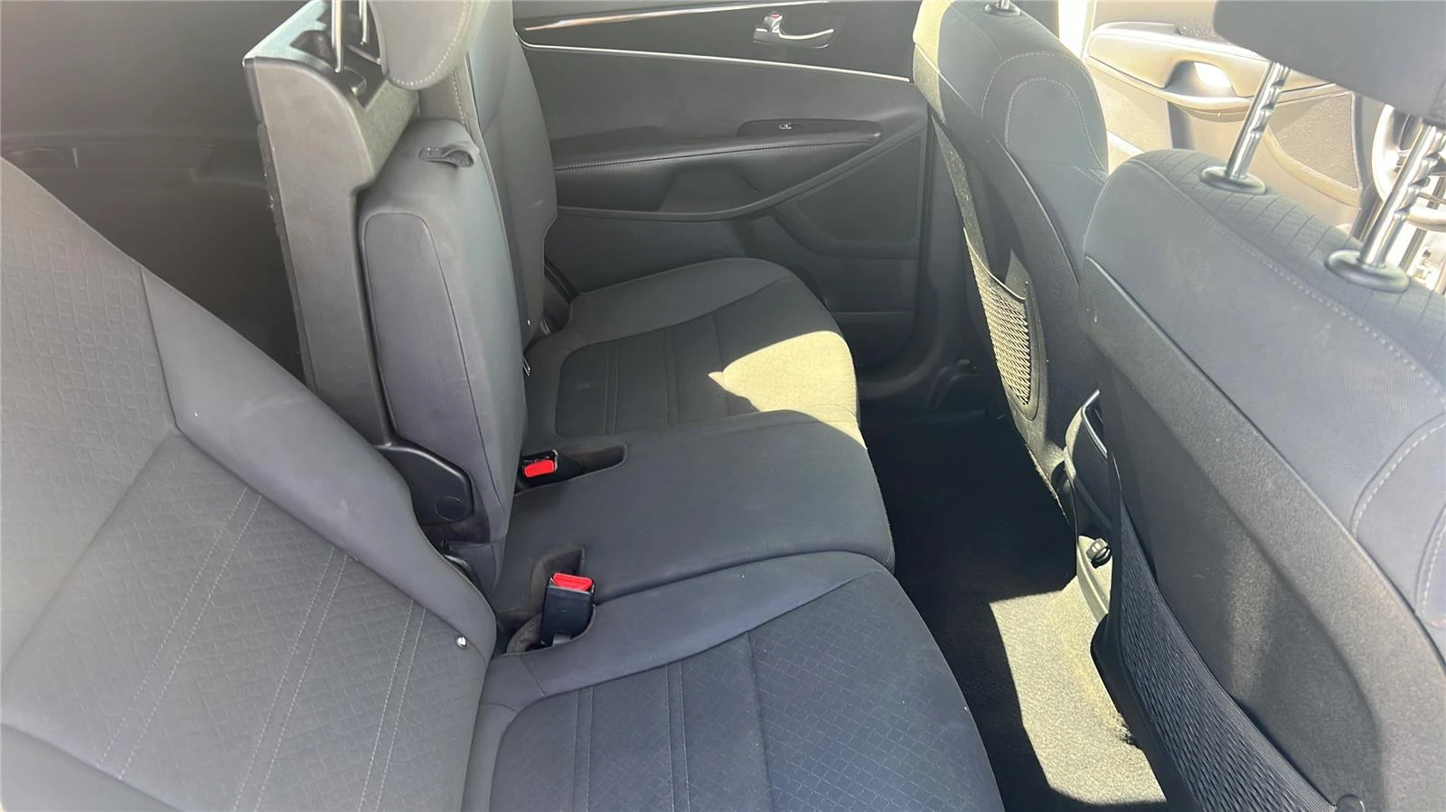 2020 Kia Sorento LX - Photo 19