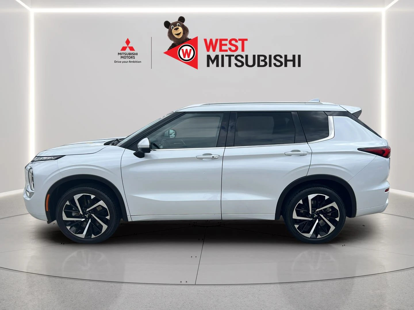 2022 Mitsubishi Outlander SEL Special Edition 2WD's photo