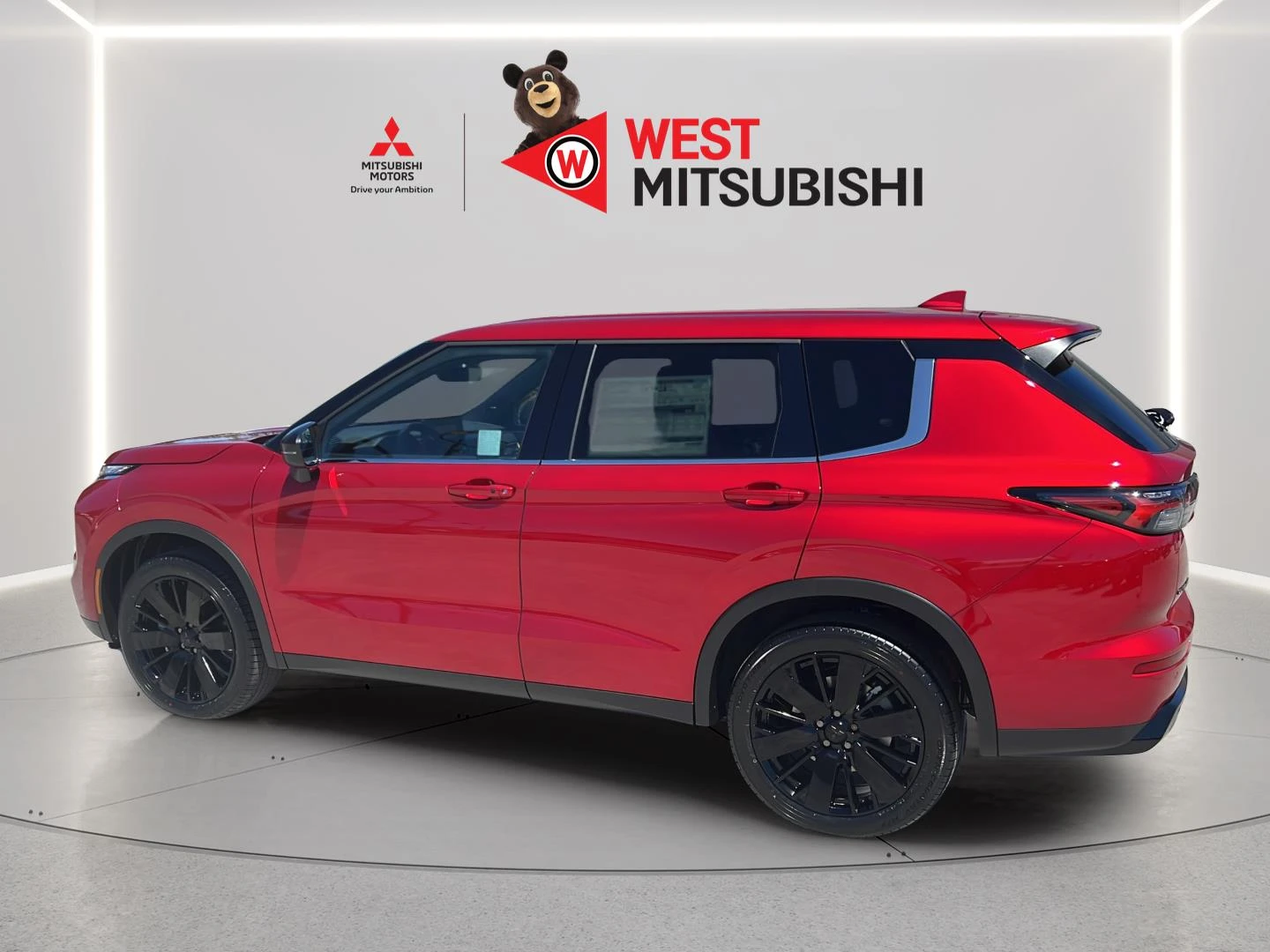 2026 Mitsubishi Outlander LE FWD's photo
