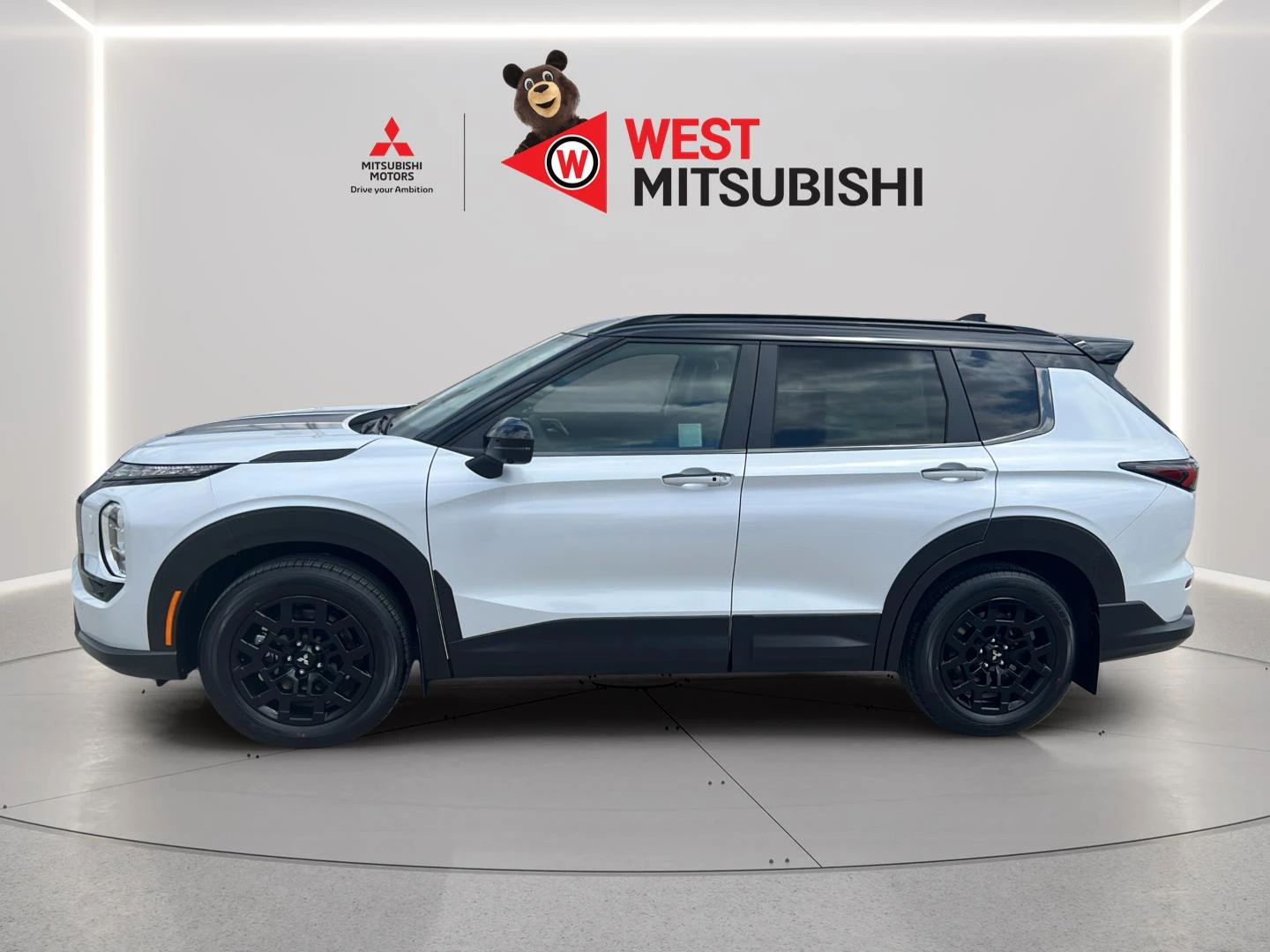 2026 Mitsubishi Outlander LE S-AWC's photo
