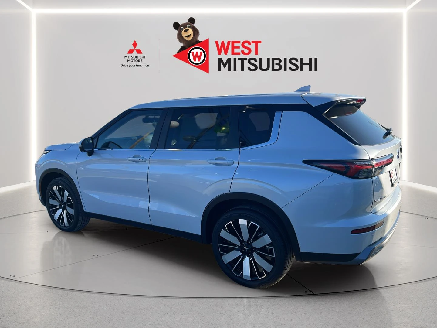 2026 Mitsubishi Outlander SE - Photo 7