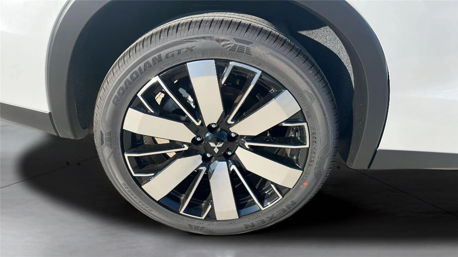 2026 Mitsubishi Outlander SE - Photo 14