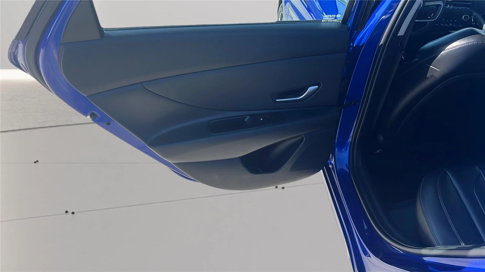 2025 Hyundai Elantra Limited - Photo 16