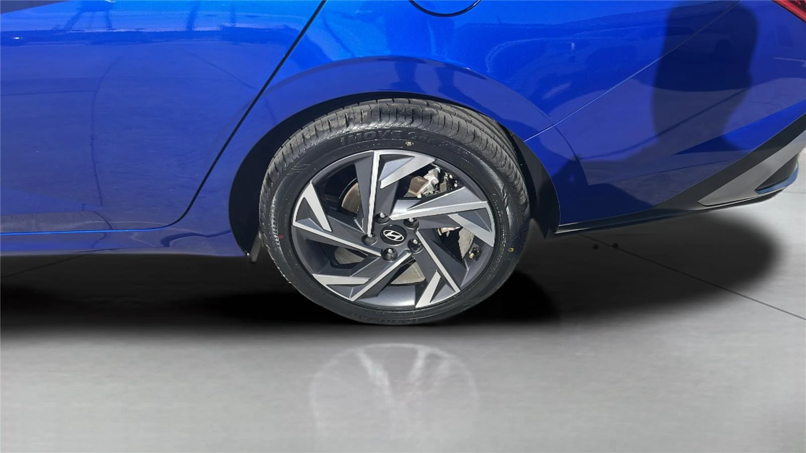 2025 Hyundai Elantra Limited - Photo 21