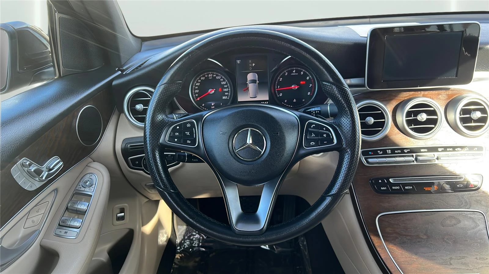 2018 Mercedes-Benz GLC GLC300 - Photo 10