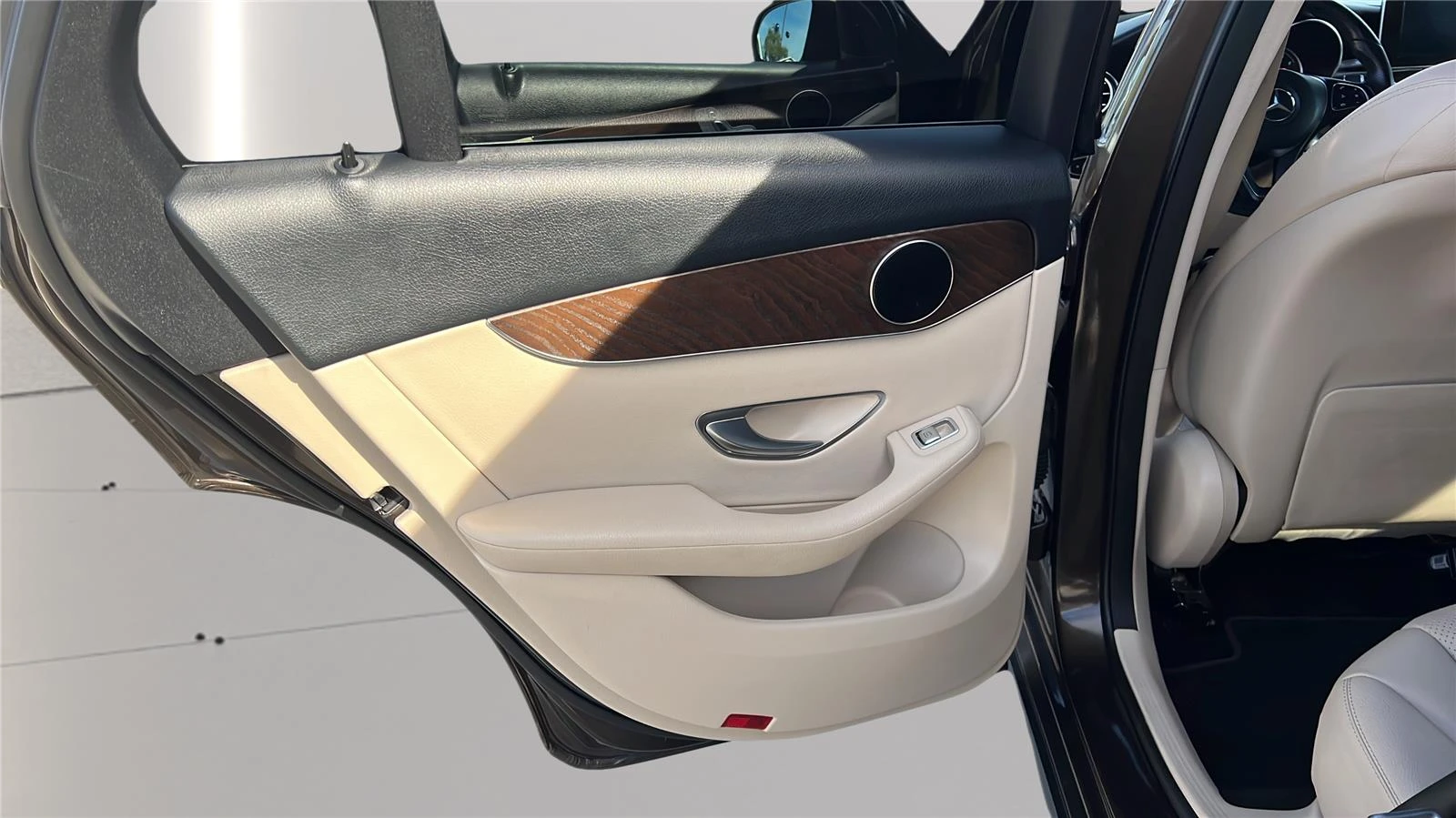 2018 Mercedes-Benz GLC GLC300 - Photo 17