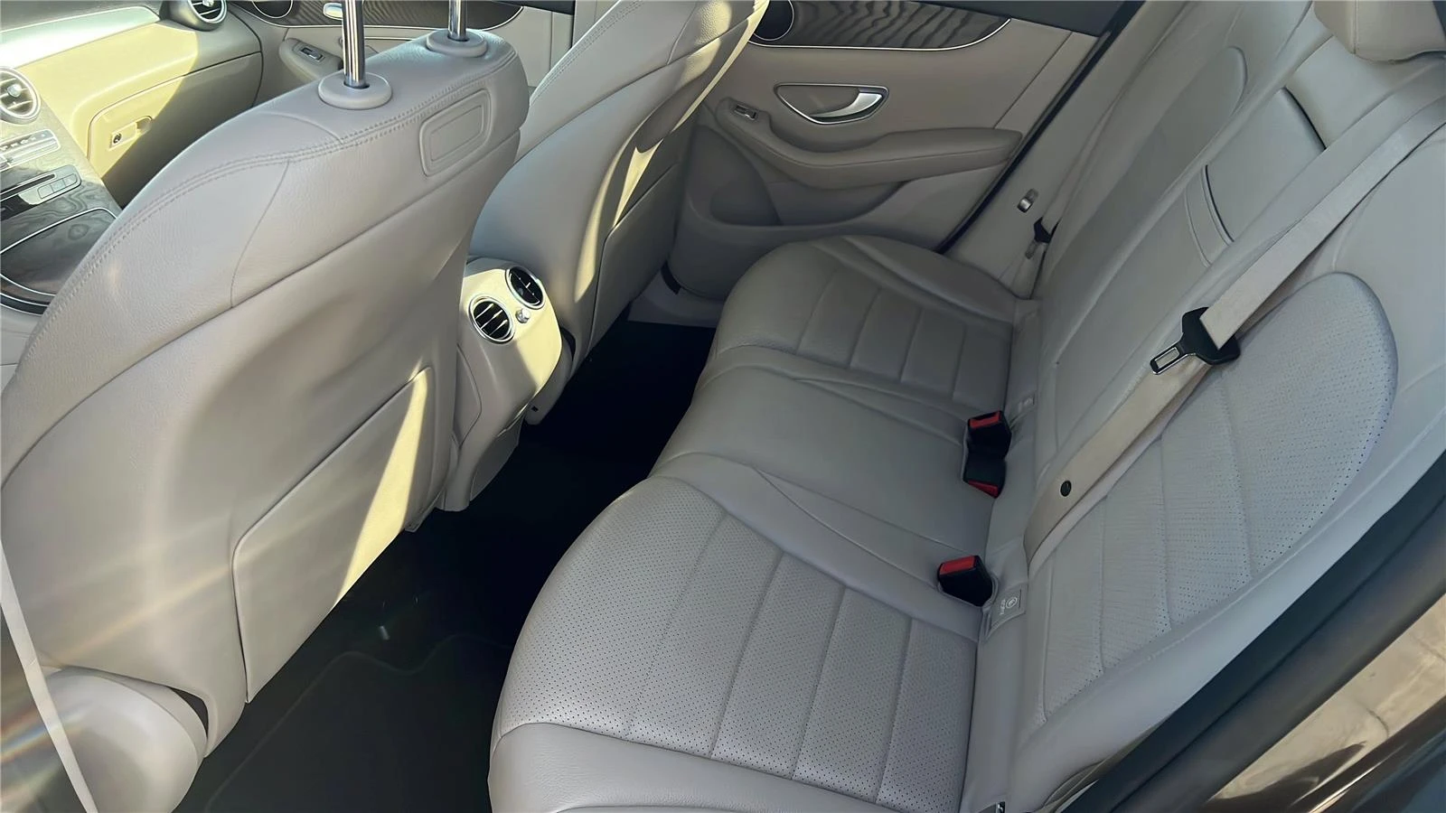 2018 Mercedes-Benz GLC GLC300 - Photo 18